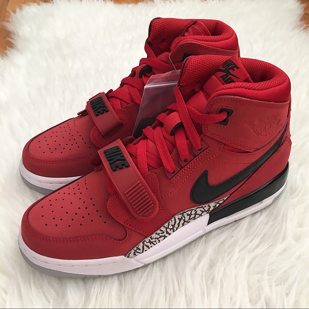 Air Jordan Legacy Women’s Sneakers - Picture 2 of 7